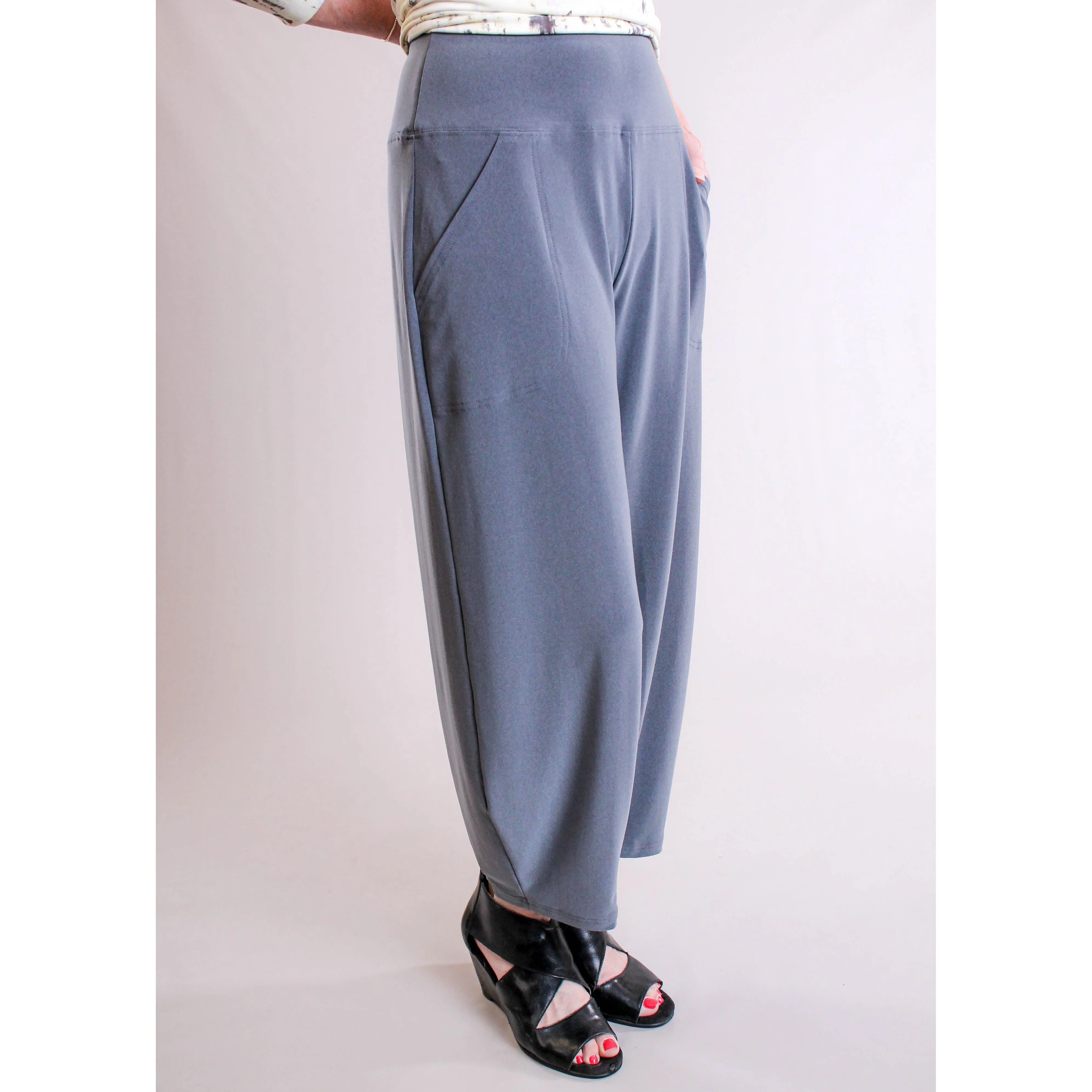 Sympli Narrow Lantern Pant